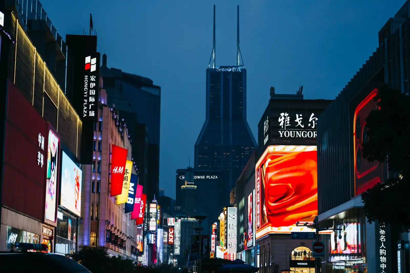 2025年户外广告工程安全标准更新与施工规范要点解析正文配图 1